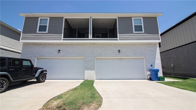 Building Photo - 803 S Rupple Rd