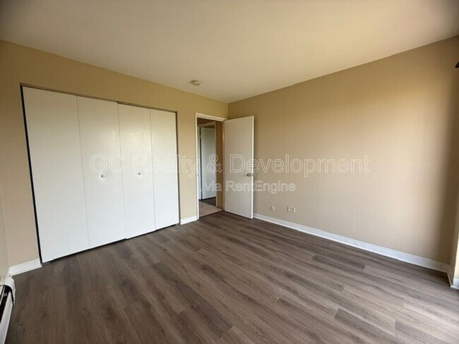 Building Photo - 808 College Blvd