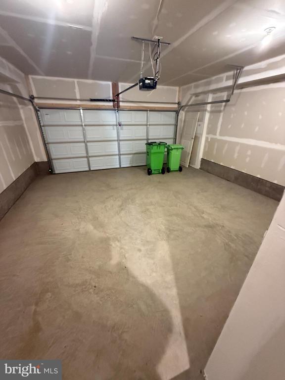 Building Photo - 2108 Acadia Rd