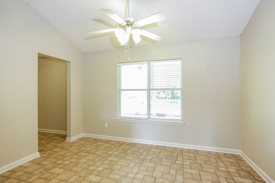 Building Photo - 6399 Sandbourne W