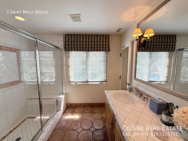 Building Photo - 3 St Malo Beach