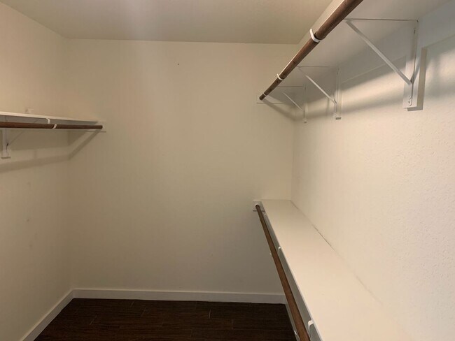 Building Photo - LOVELY ONE STORY HOME WITH EASY ACCESS TO ...