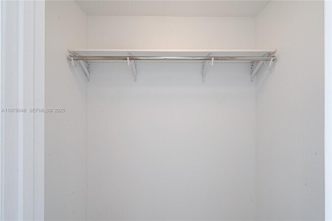 Building Photo - 495 Brickell Ave