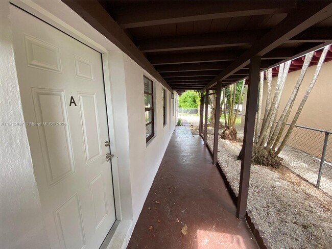 Building Photo - 11310 Peachtree Dr