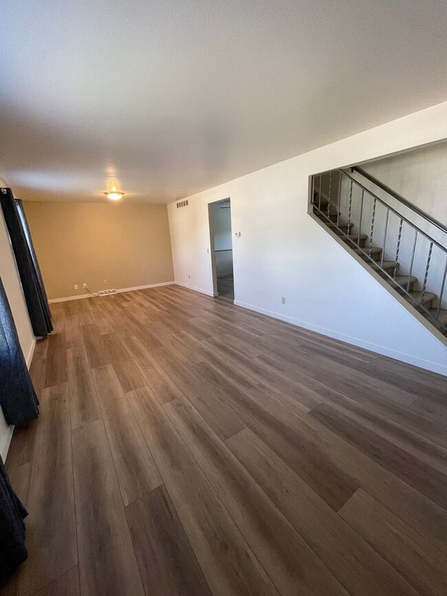 Building Photo - Beautiful 3-Bedroom, 3-Bath Home With Grea...