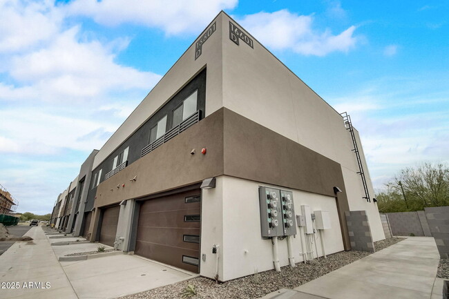 Primary Photo - 16601 N Parkview Pl