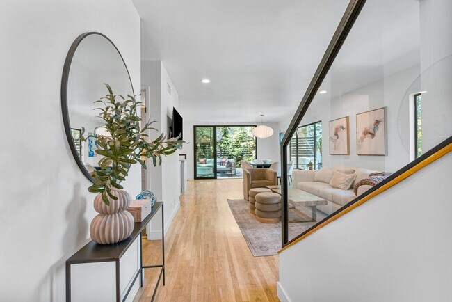 Building Photo - 4006 Milaca Pl