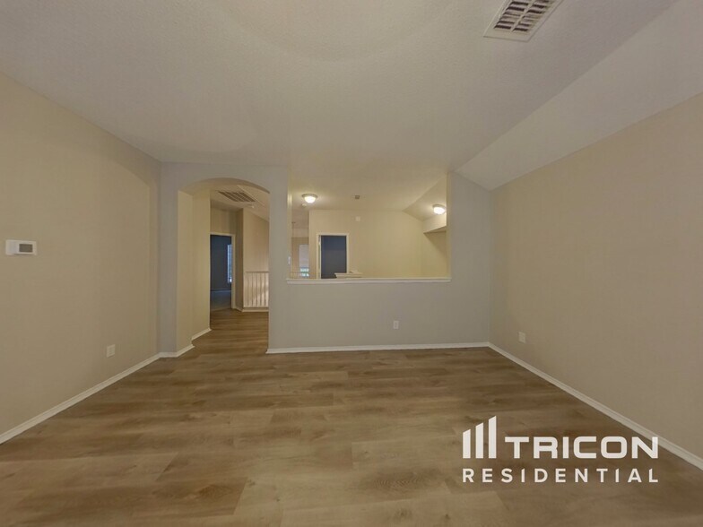 Building Photo - 300 Westbrook Dr