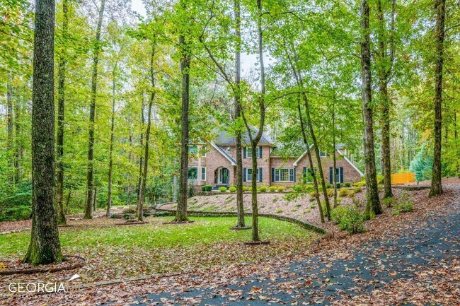 Building Photo - 661 Luther Ct