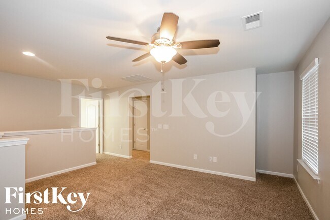 Building Photo - 156 Blossom Ridge Dr