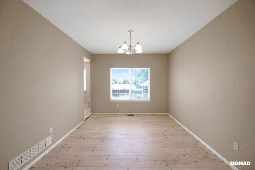 Building Photo - 2942 N Princess Cir