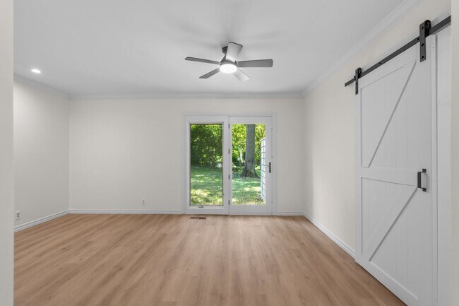 Building Photo - Totally renovated open concept with vaulted ceilings
