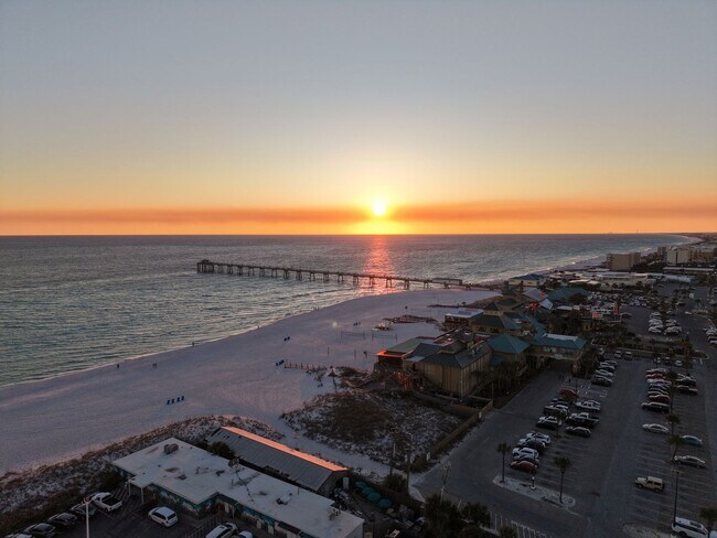 Building Photo - Stunning 4 Bedroom Home with Solar Energy & Private Pool!