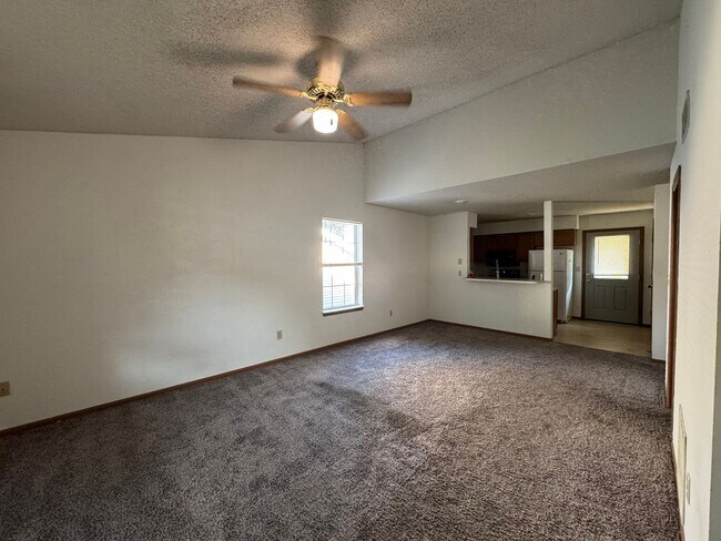 Building Photo - 3570-3572 Prescott Dr