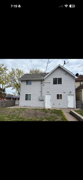 Building Photo - 1257 Rice St