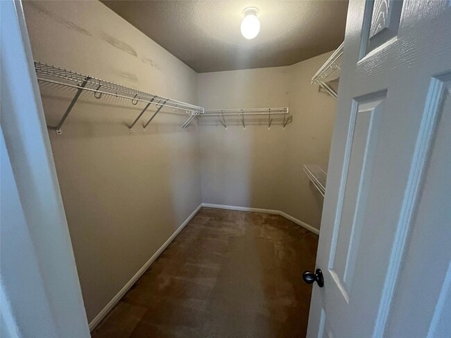 Building Photo - 221 Gainer Dr