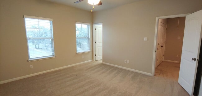 Building Photo - 7220 Wyoming Springs Dr