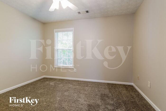 Building Photo - 121 Lake Valley Dr SW