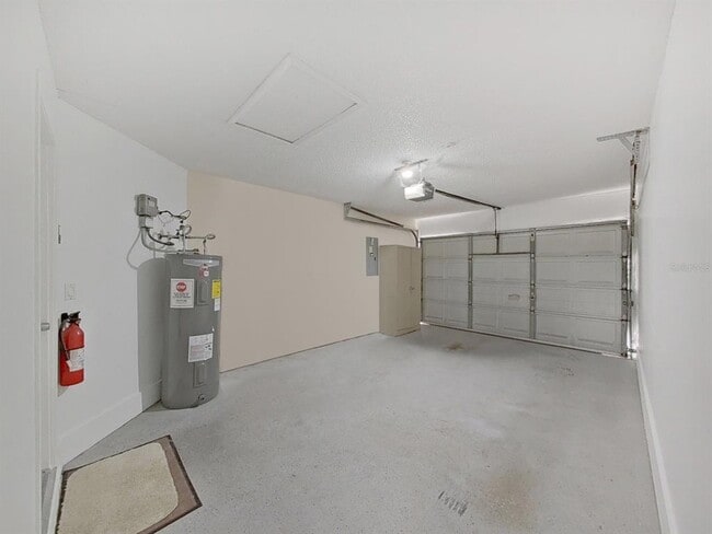 Building Photo - 3121 Beecher Dr E