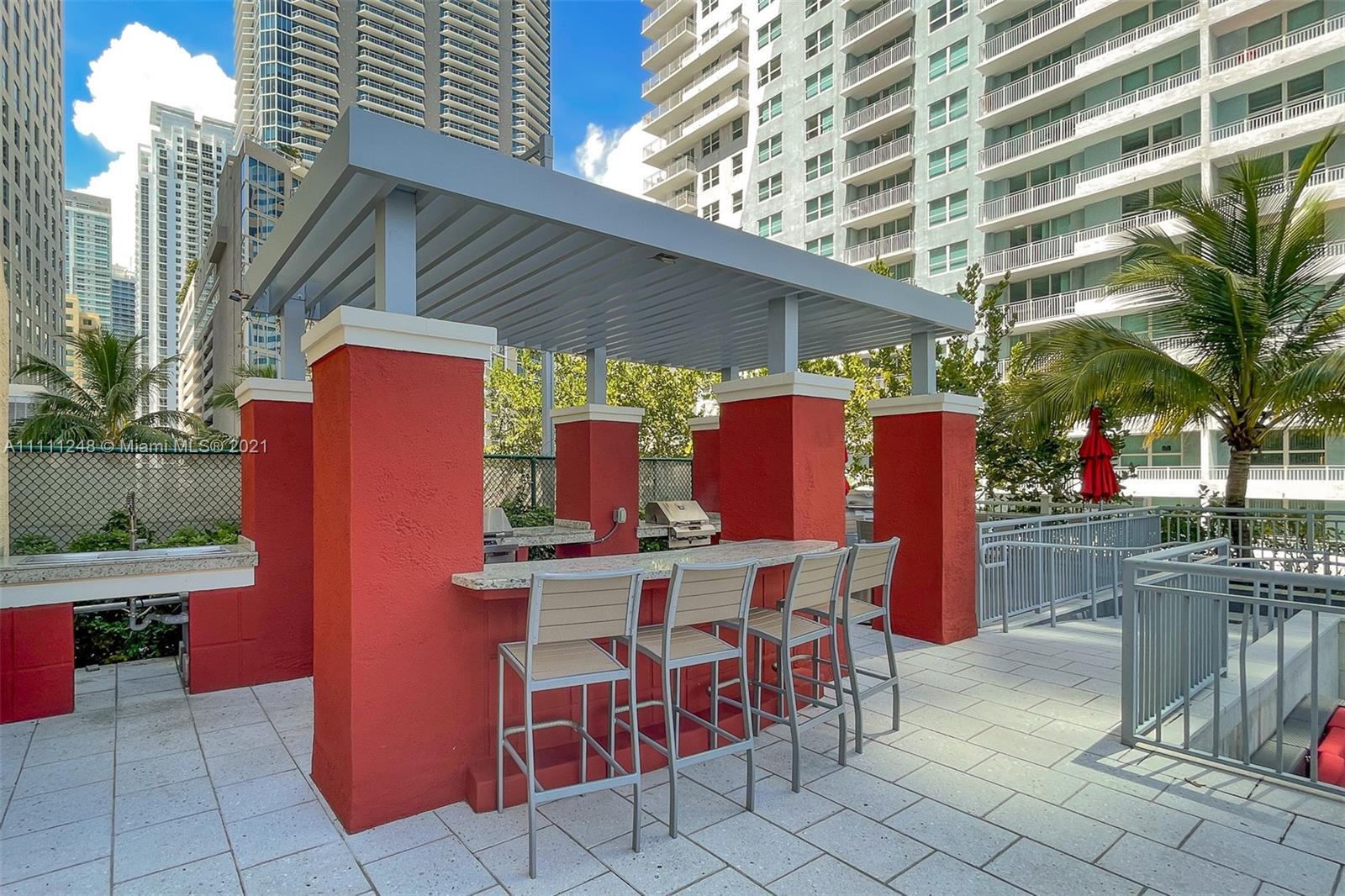 Building Photo - 1155 Brickell Bay Dr