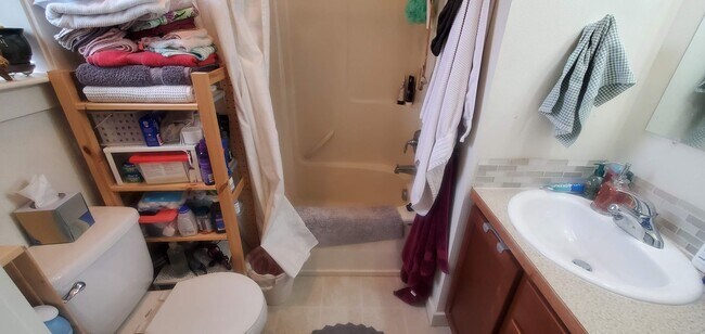 Building Photo - 1107 High St