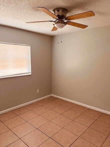 Building Photo - 805 Revels Ln