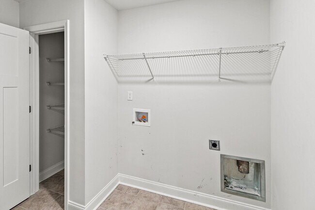 Building Photo - 5214 Whirlaway Ln