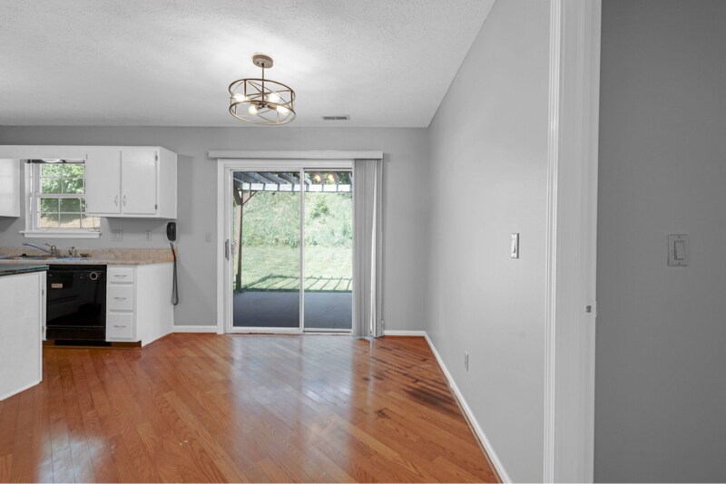 Building Photo - 4211 Medina Way