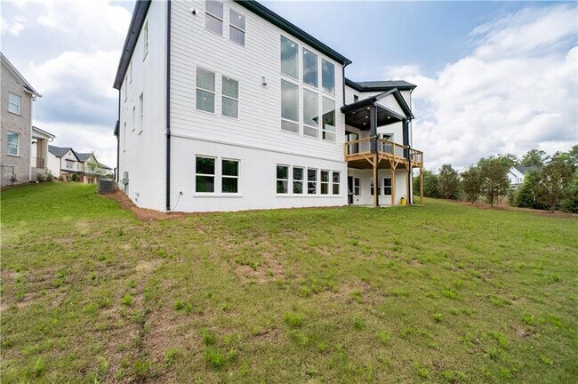 Building Photo - 4510 Hawthorn Cir