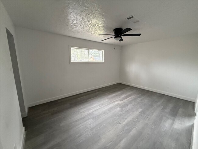 Building Photo - 1111 Caspian Ln