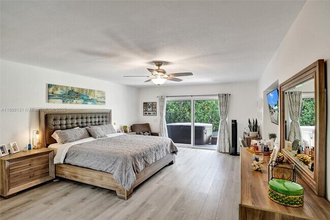 Building Photo - 5709 Bamboo Cir