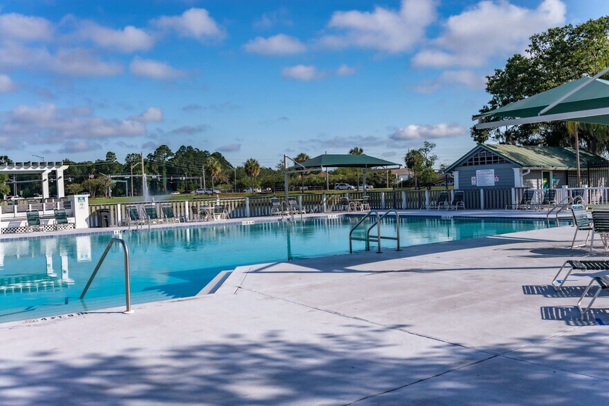 Community Pool - 2169 Saint Martins Dr W