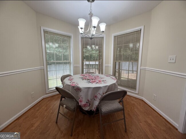 Building Photo - 70 Golden Oaks Dr