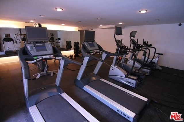 Building Photo - 939 Palm Ave