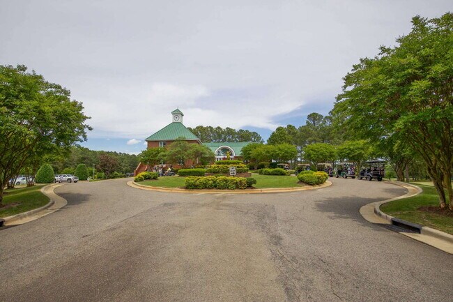 Building Photo - "Spacious 4-Bedroom Gem with 2.5 Baths at ...
