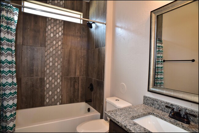 Building Photo - 10617 Hidden Palm Pl