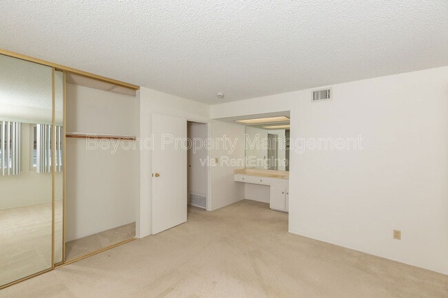 Building Photo - 6232 Merced Lake Ave