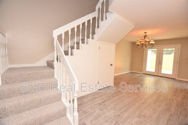 Building Photo - 637 Victoria Square Ln