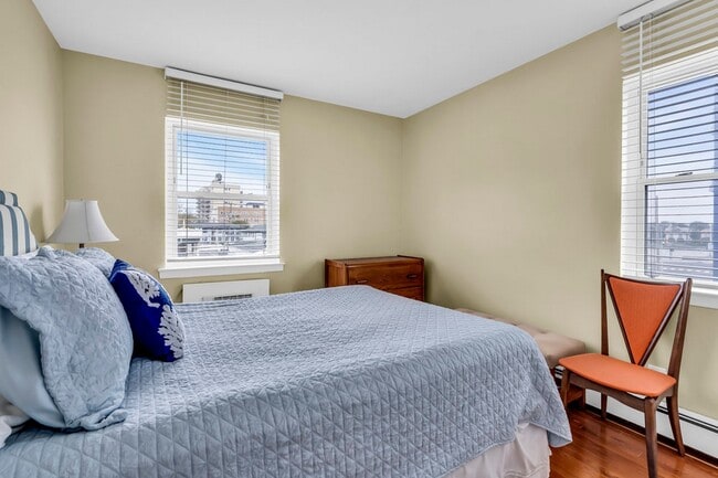 Building Photo - 317 8th Ave