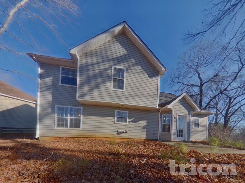 Building Photo - 4600 White Rd