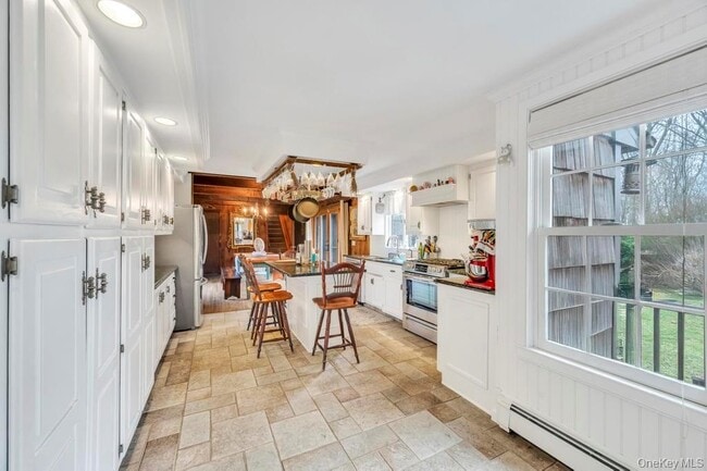 Building Photo - 807 Union Ave