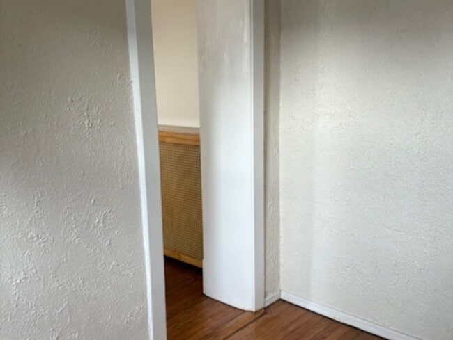 Building Photo - 847 Hannah Ave