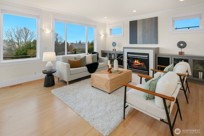 Building Photo - Light-Filled Magnolia Home with Spectacular Northwest Views