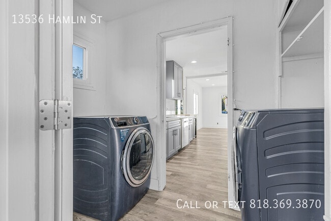 Building Photo - 13536 Hamlin St