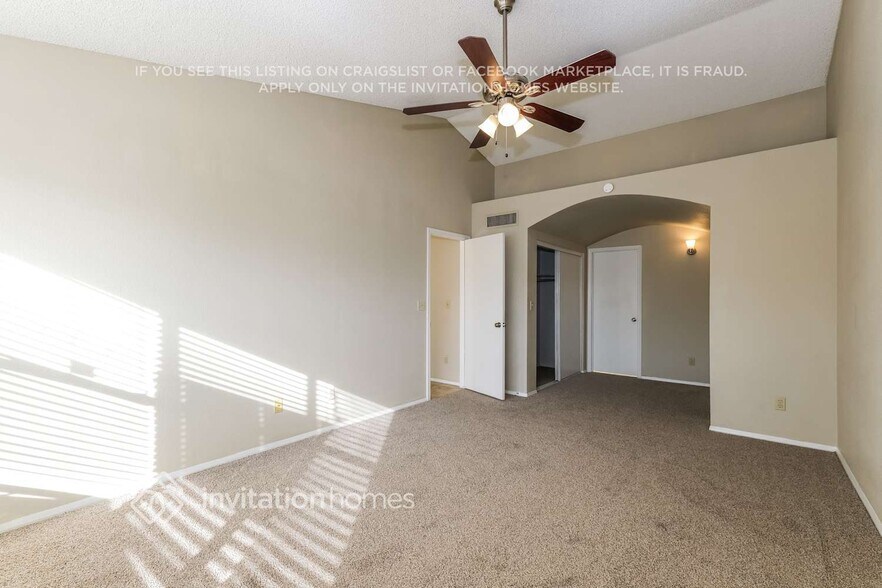 Building Photo - 8833 W Windsor Ave