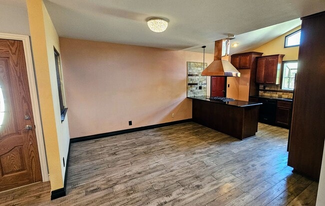 Building Photo - 1042 Lawanda Pl