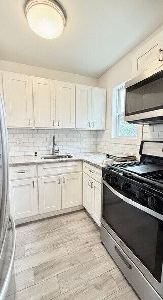 Building Photo - 26 Lombardi Pl