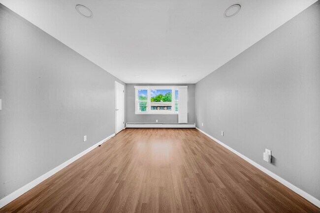 Building Photo - 420 Kipp Ave