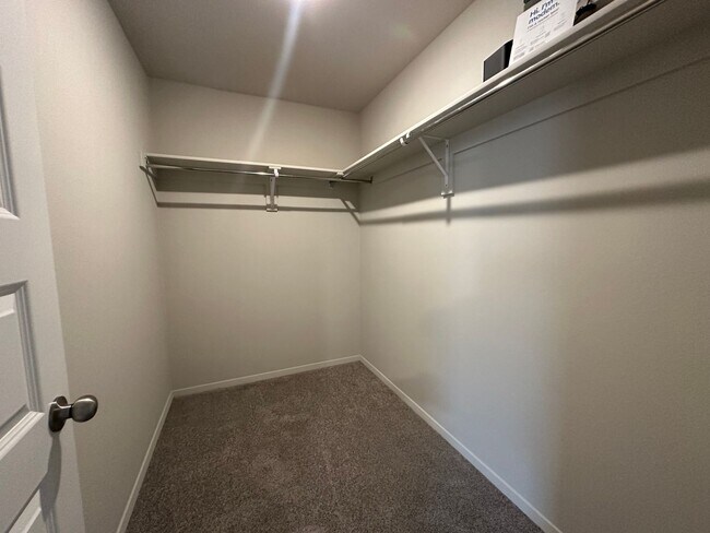 Building Photo - Quiet cul-da-sack - 3 bed 2 bath 2 car garage