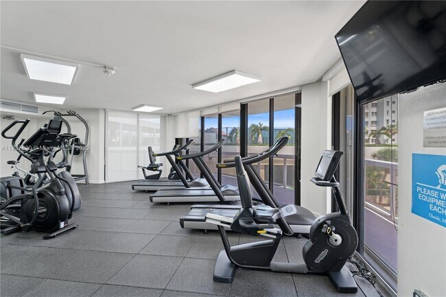 Building Photo - 20185 E Country Club Dr